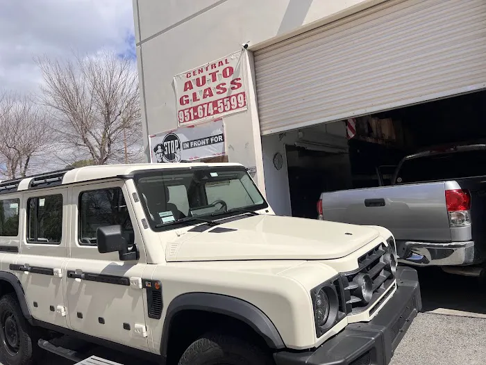 Lake Elsinore Central Auto Glass and tinting 1