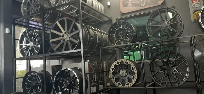 Smiley’s Empire Tire and Wheels 4