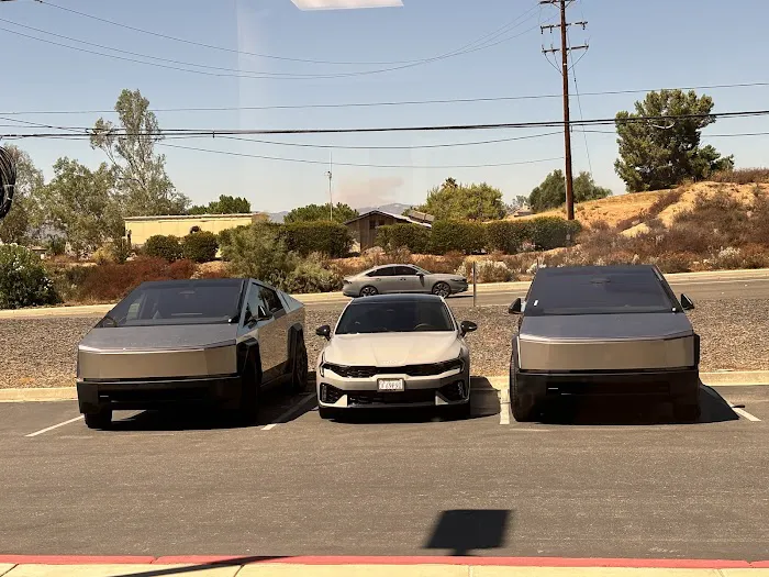 Z Auto Glass & Tint 9