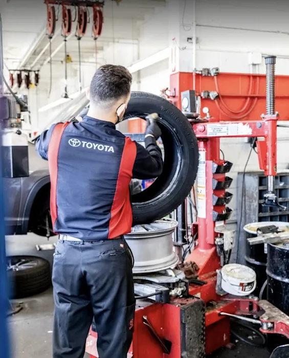 Temecula Valley Toyota Service Center 9