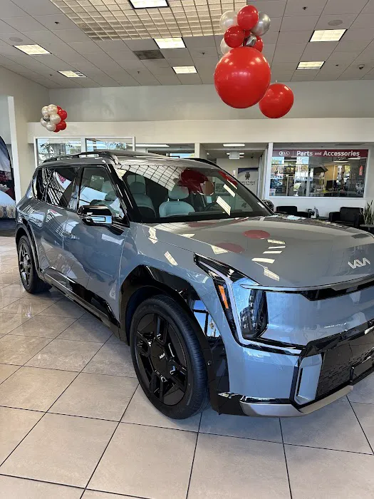 DCH Kia of Temecula Service Center 2