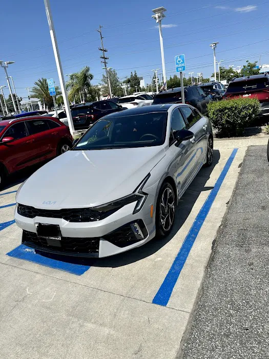 DCH Kia of Temecula Service Center 3