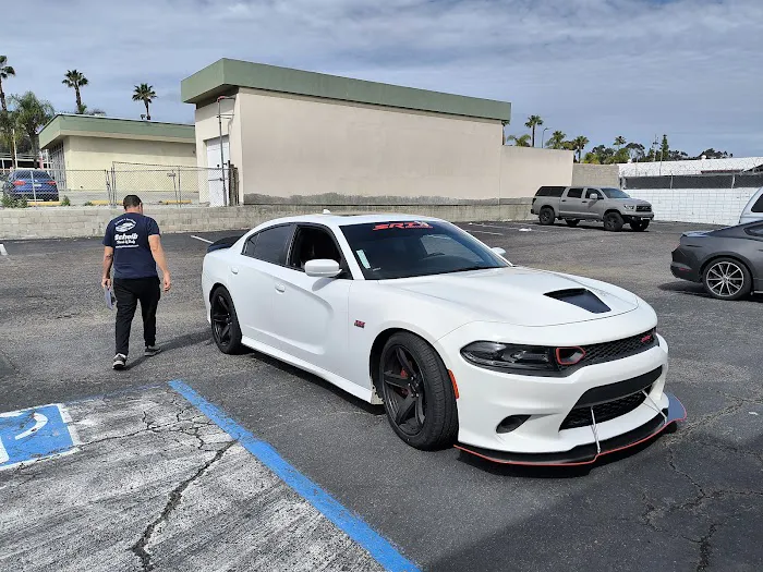 DCH Chrysler Dodge Jeep Ram FIAT of Temecula Service Center 3