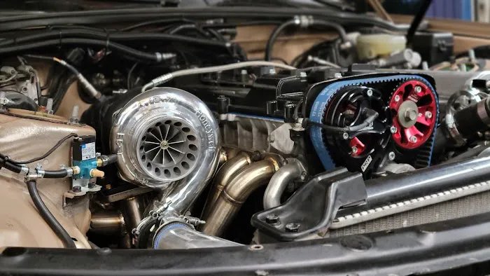 Papinis Garage 8