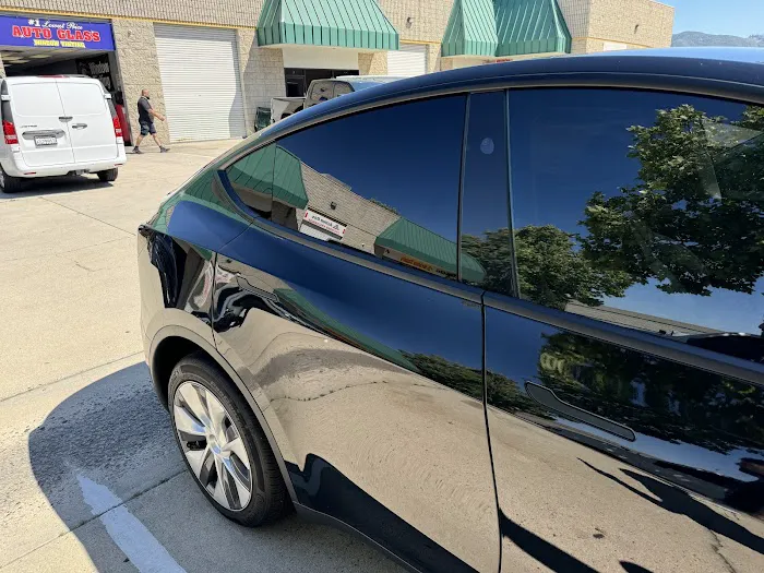 #1 Lowest Price Auto Glass & Tint 7