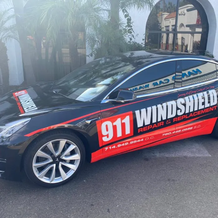 911 Windshield Repair & Replacement 2