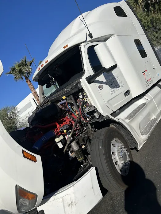 Senior Tech Auto Glass 9
