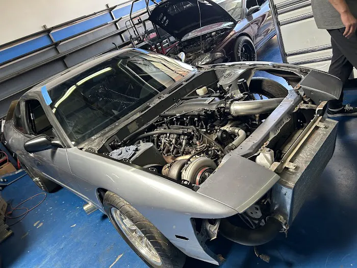 Senior Tech Auto Glass 2