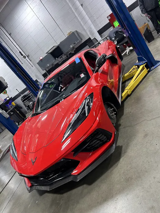 Senior Tech Auto Glass 5