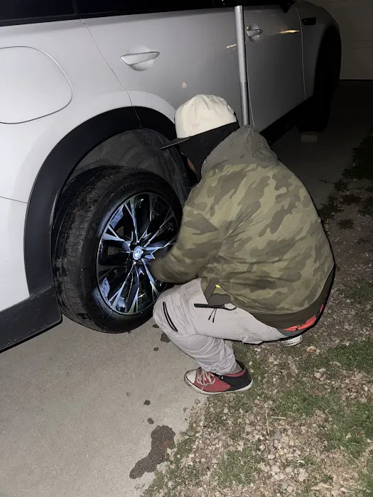 LB’s Mobile tire & wheels shop 2