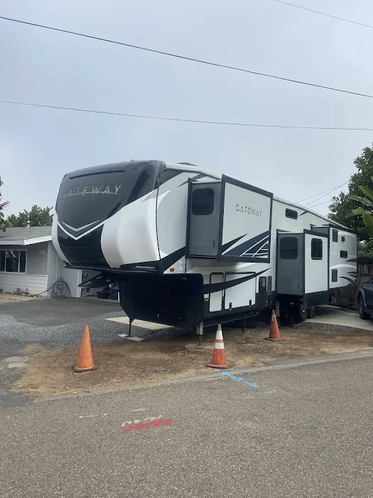 Taylor's Mobile RV Service 4