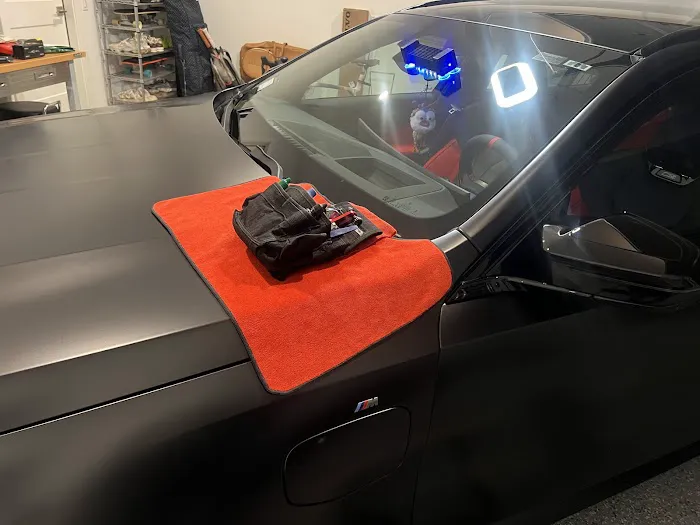 911 Windshield Repair & Replacement 0