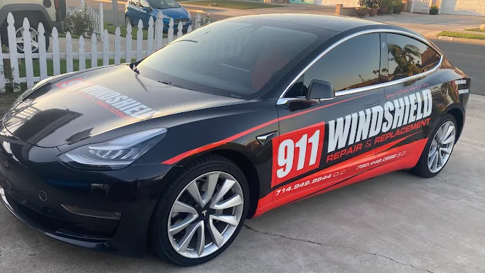 911 Windshield Repair & Replacement 9