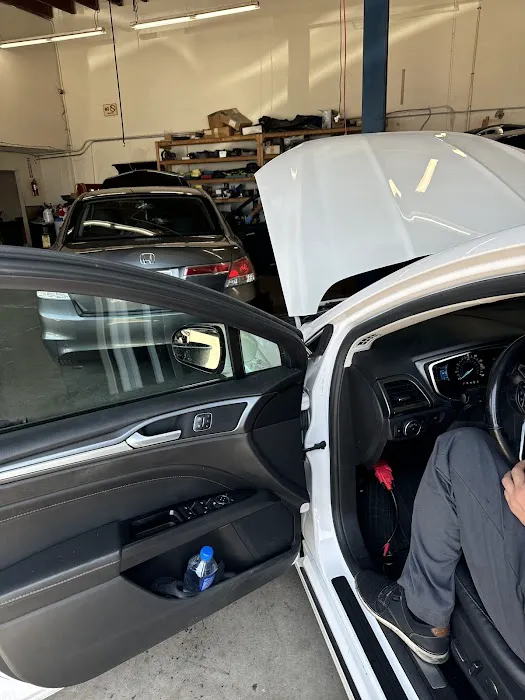 HX Auto Service Inc. 8