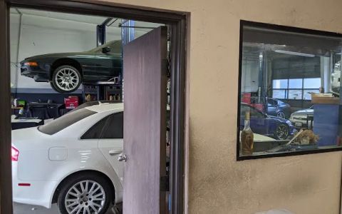 Johnny's Auto Center