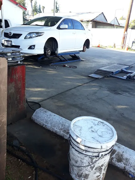 Levi's Tires 7