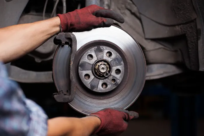 V&M Automotive 0