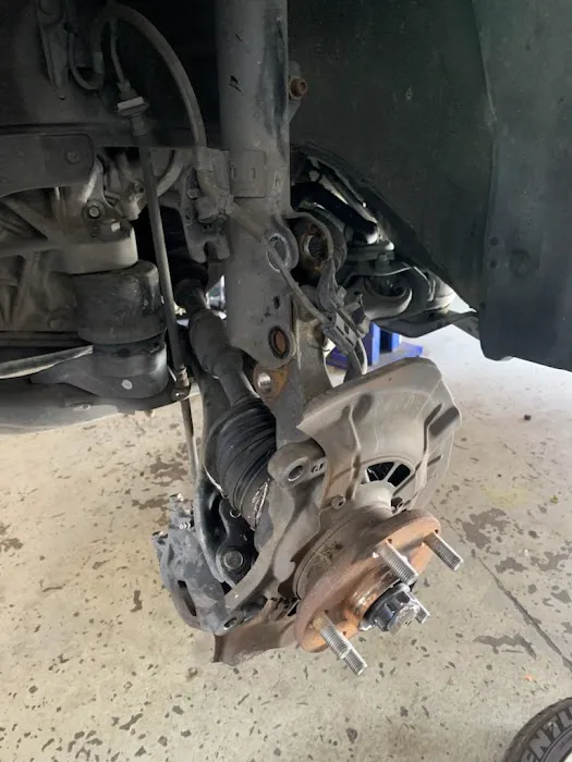 CSC Certified Service Center Expert Auto and Diesel Repair 9