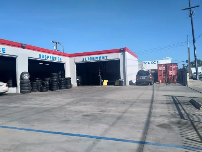 Reyes Tires Pro 5