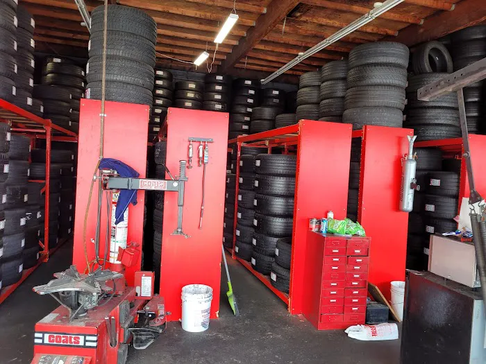 Supreme Tires 0