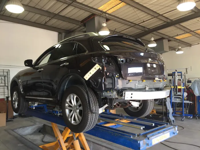 Stroyer Brothers Auto Body and Painting 5