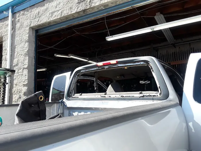 Low Price Auto Glass 3