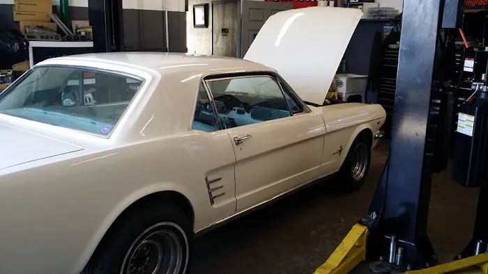 Padilla's Auto Repair and tires shop 4