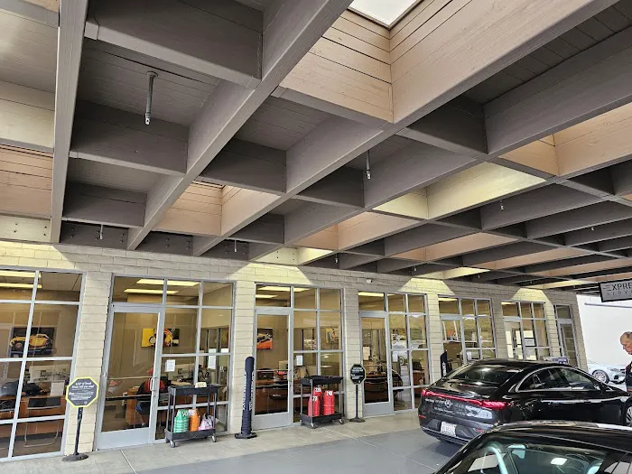Mercedes-Benz of Carlsbad Service Center 4