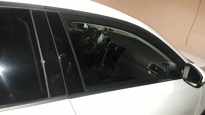 Futura Auto Glass 4