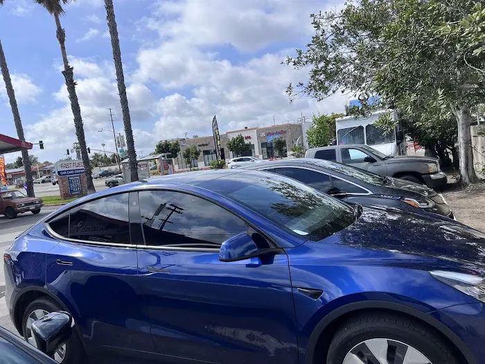 3B Auto Glass and Window Tinting 4