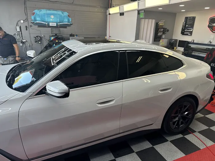 3B Auto Glass and Window Tinting 2