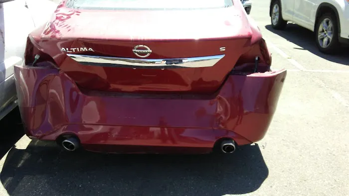 LG AUTO BODY & PAINT 2