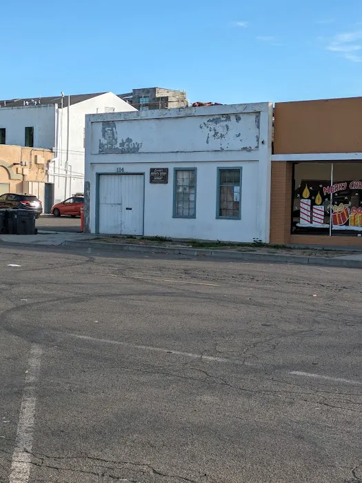 Levey's Auto Top Shop 0