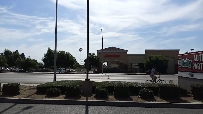 AutoZone Auto Parts 1
