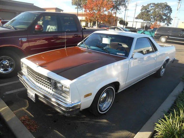 Maaco Auto Body Shop & Painting 8
