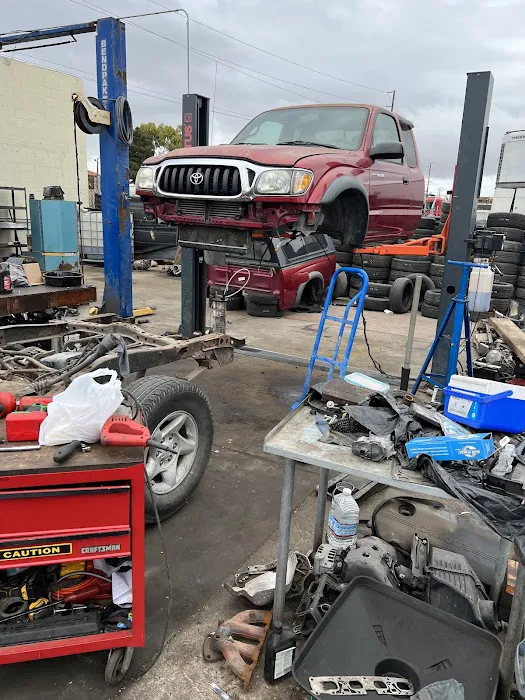 Geños Auto Repair 9