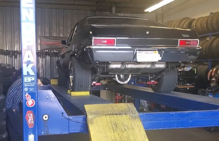 Monroy's Mufflers 3