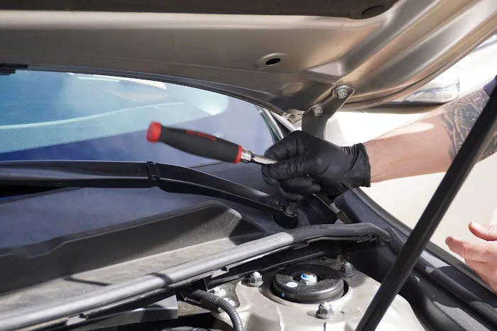 Apex Auto Glass & Tinting 4