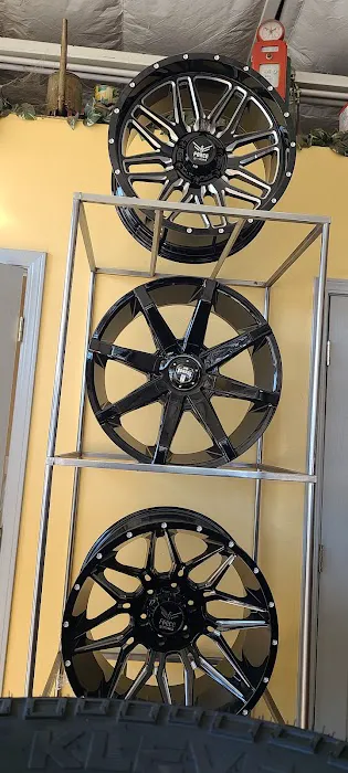 Calderon Tires and Service 6