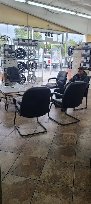 Calderon Tires and Service 0