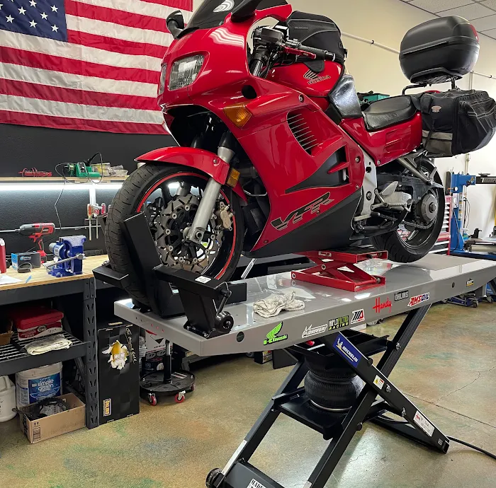NucciMoto 8