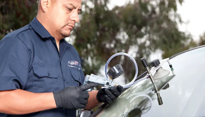 Auto Glass Service 4