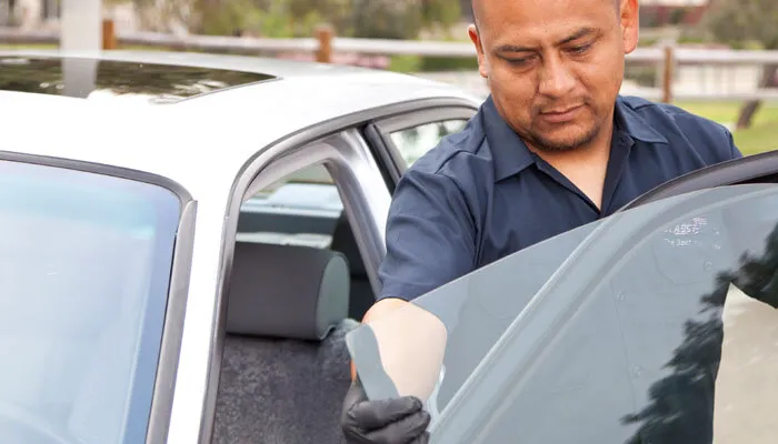 Auto Glass Service 2