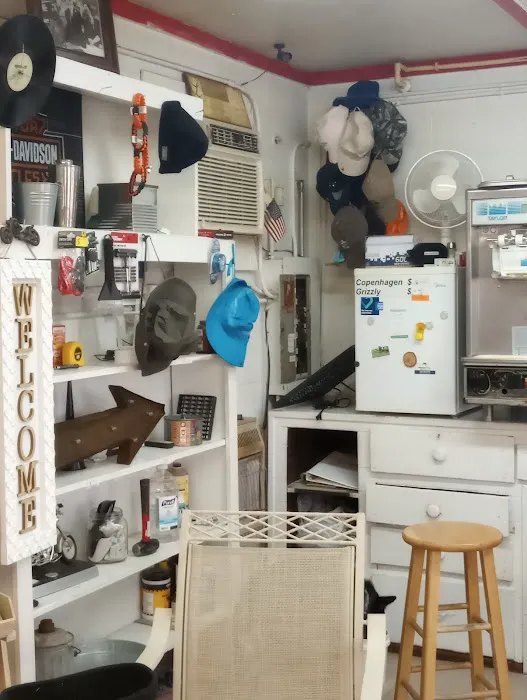 Lovett's Garage 8