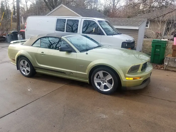Lucky's Auto Service 0