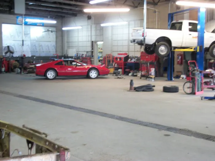 Lucky's Auto Service 4