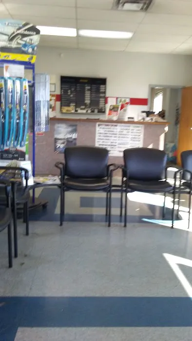 Hullett's Tire, Lube & Towing 5