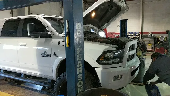 Hullett's Tire, Lube & Towing 2