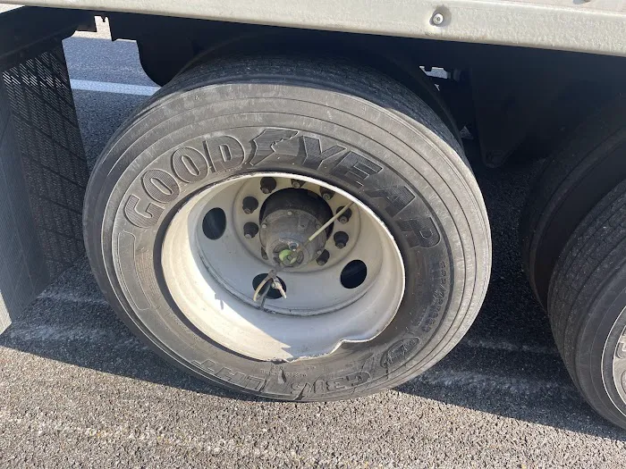 Truck & tire MANZ REPAIR 3