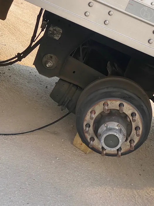 Truck & tire MANZ REPAIR 1